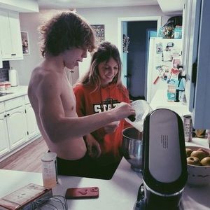 Meet your Posher, Kenzie